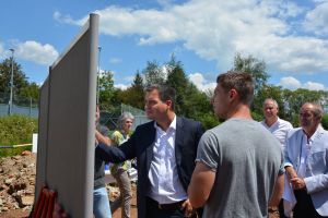 37184179 869359703273479 1227775611980742656 o 869359696606813